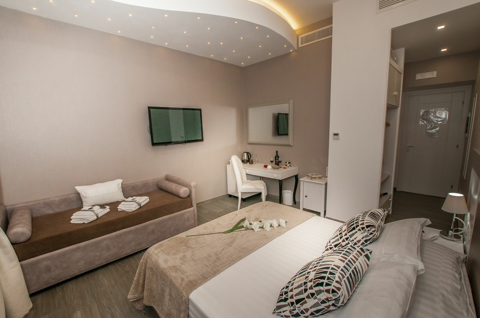 Elenoire Rooms & Suite Рим Экстерьер фото